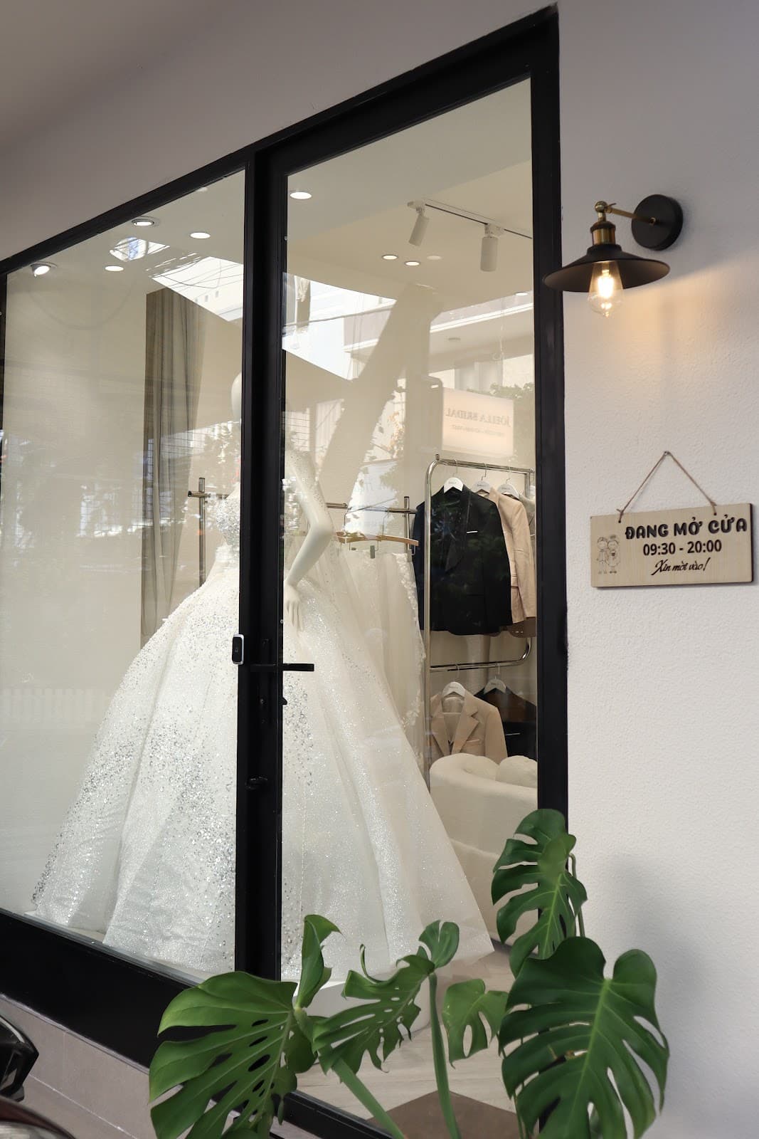 Studio váy cưới Jóella Bridal