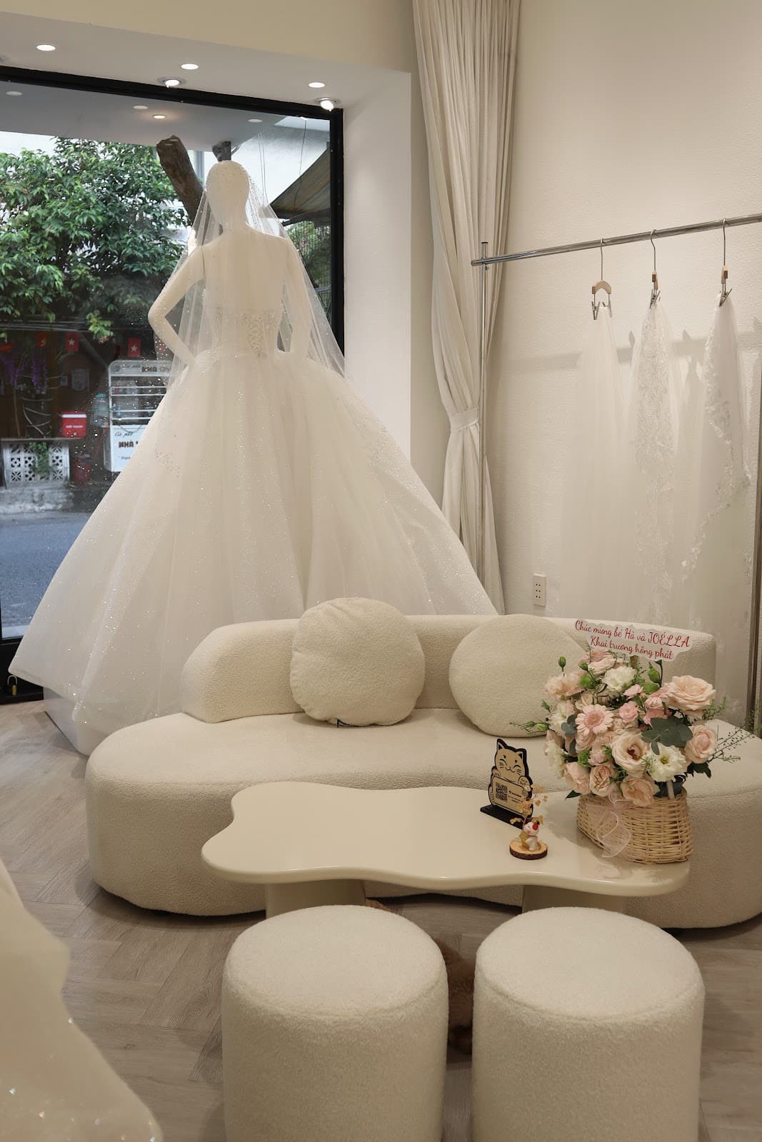Studio váy cưới Jóella Bridal