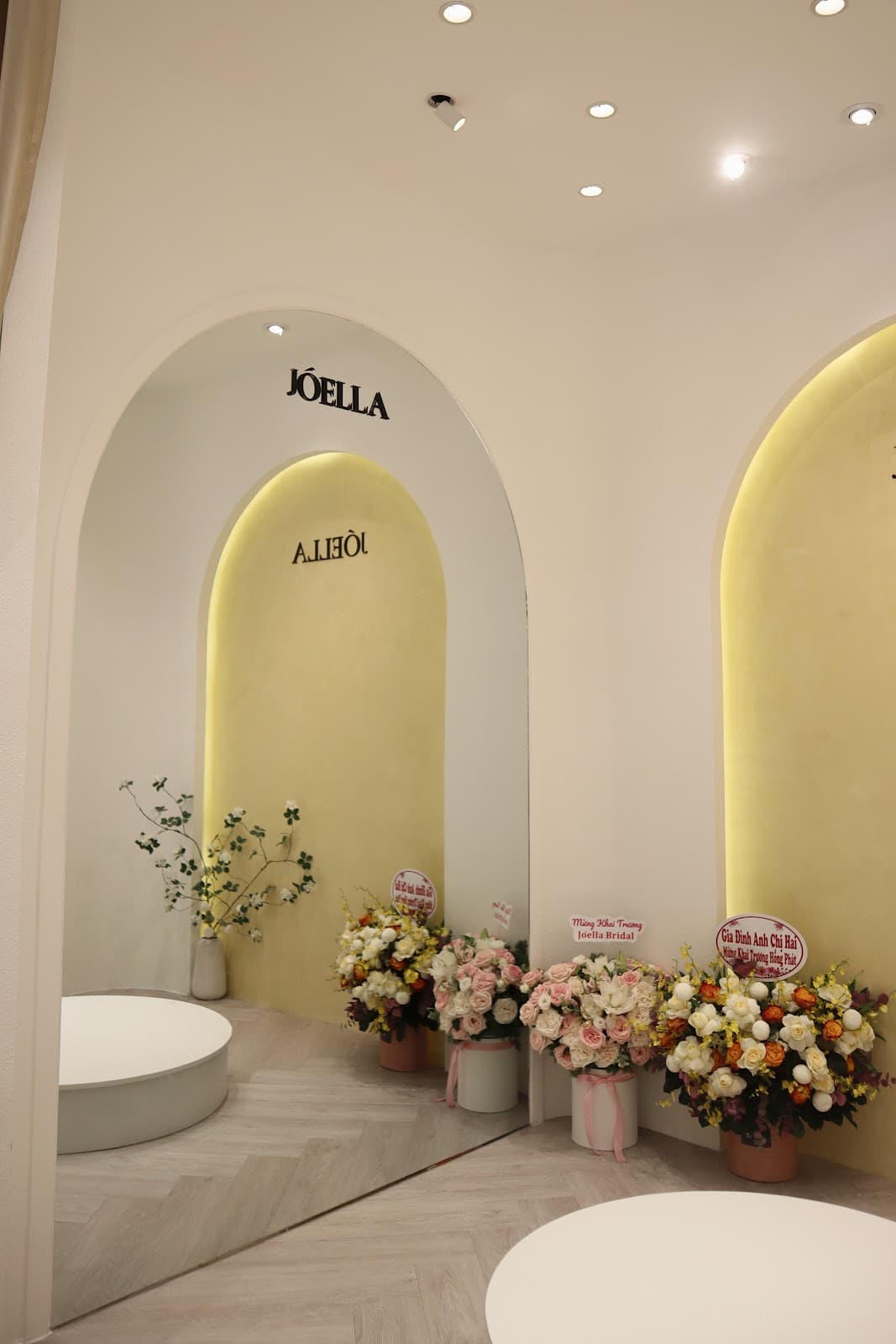 Studio váy cưới Jóella Bridal