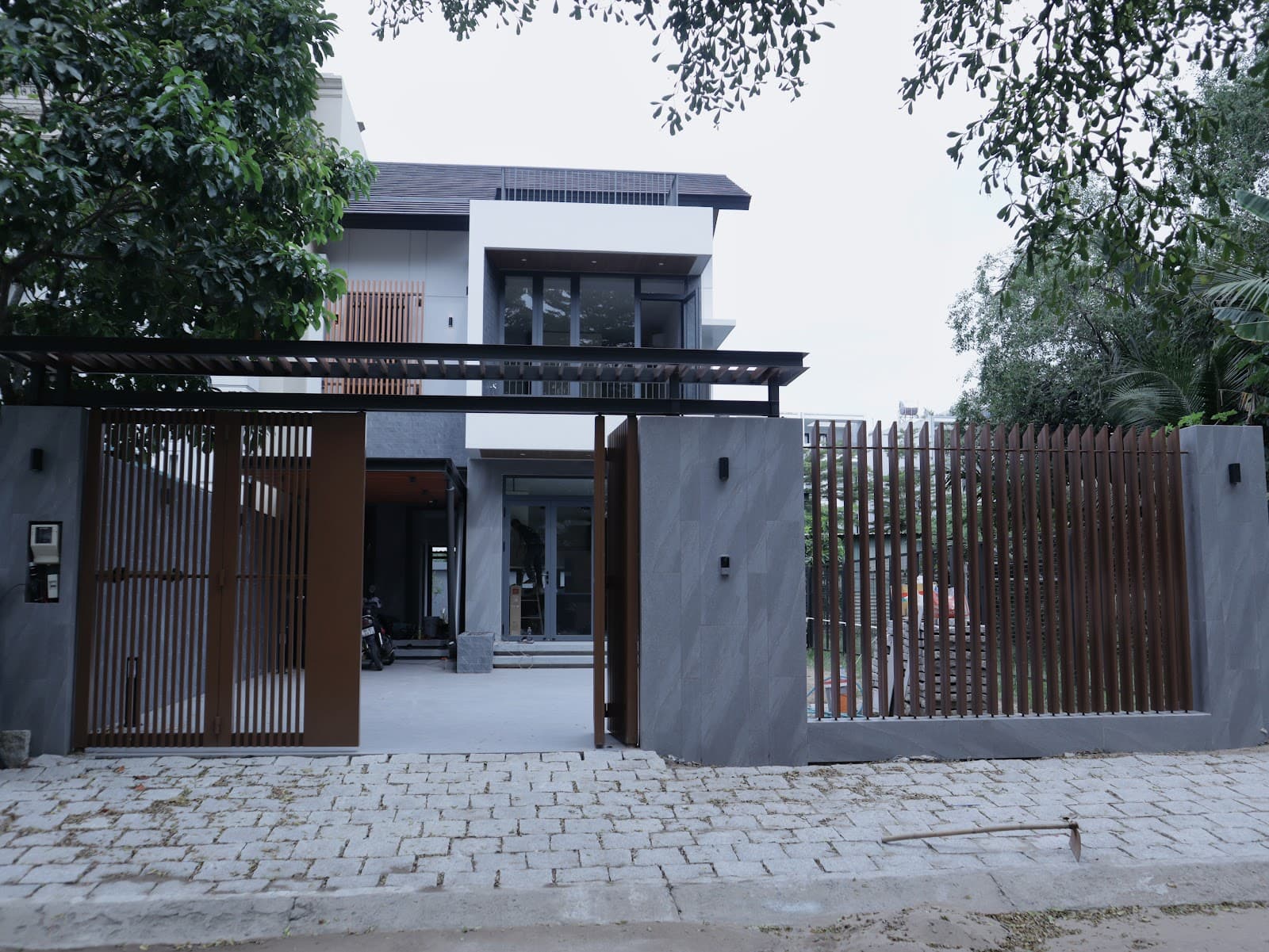 Villa sân vườn - Lê Việt Hải Anh