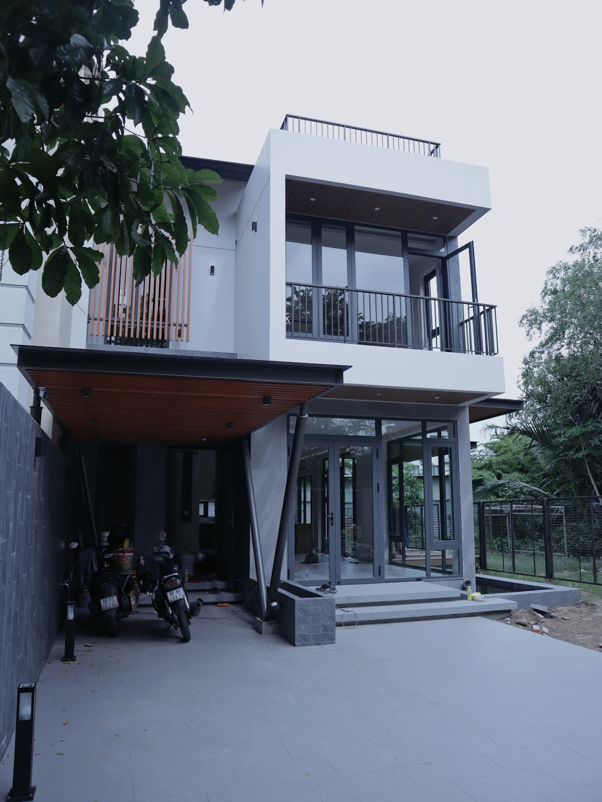 Villa sân vườn - Lê Việt Hải Anh